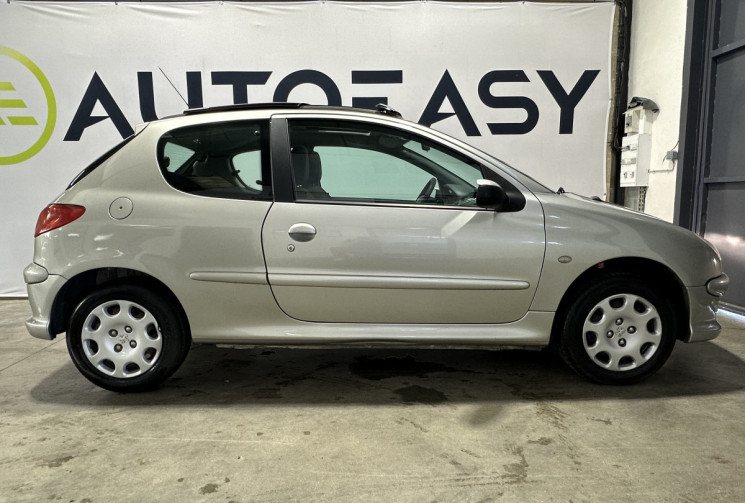 Peugeot 206 1.4i 75 ch X line clim toit ouvrant 