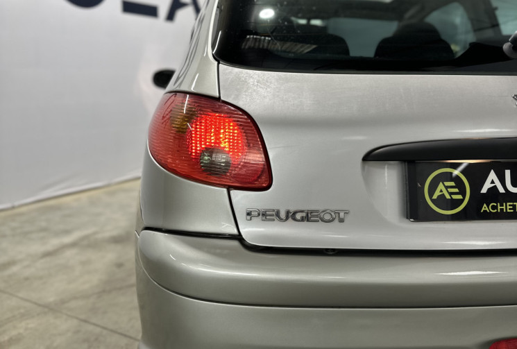 Peugeot 206 1.4i 75 ch X line clim toit ouvrant 