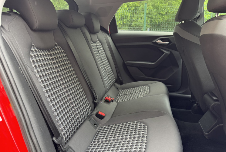 Audi A1 II 30 TFSI 116 DESIGN LUXE S-Tronic7  / CARPLAY / Entretien AUDI / CT OK / GARANTIE 6 MOIS