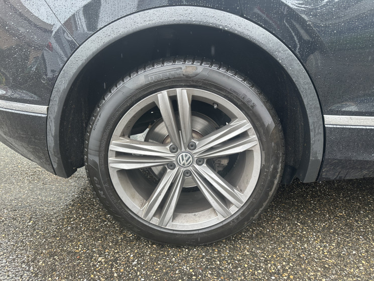 Volkswagen Tiguan 2.0 150 ch R-LINE / Toit Ouvrant / Entretien Complet
