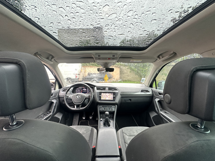 Volkswagen Tiguan 2.0 150 ch R-LINE / Toit Ouvrant / Entretien Complet