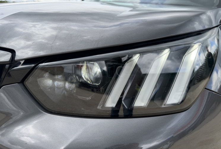 Peugeot 2008 1.5 BLUE HDI 130 GT LINE EAT8 / SIEGES CHAUFFANTS / SIEGES CUIR / CARPLAY / CAMERA