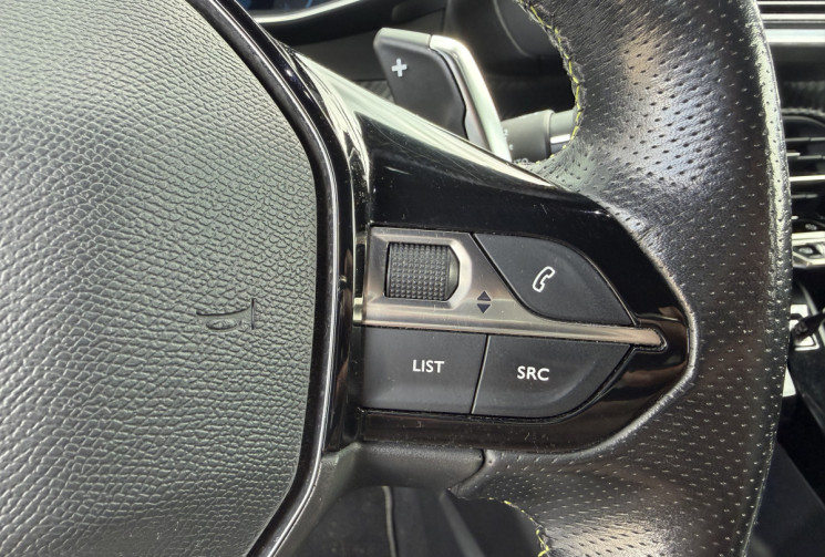Peugeot 2008 1.5 BLUE HDI 130 GT LINE EAT8 / SIEGES CHAUFFANTS / SIEGES CUIR / CARPLAY / CAMERA