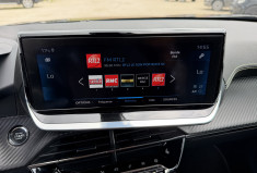 Peugeot 2008 1.5 BLUE HDI 130 GT LINE EAT8 / SIEGES CHAUFFANTS / SIEGES CUIR / CARPLAY / CAMERA