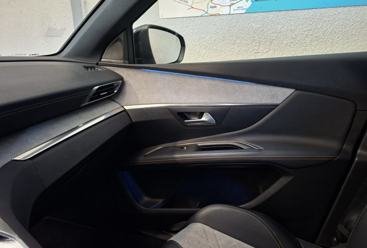 Peugeot 3008 1.6 THP 300 GT PACK HYBRID4 e-EAT8 / 1ERE MAIN / ENTRETIEN A JOUR / GARANTIE 12 MOIS 
