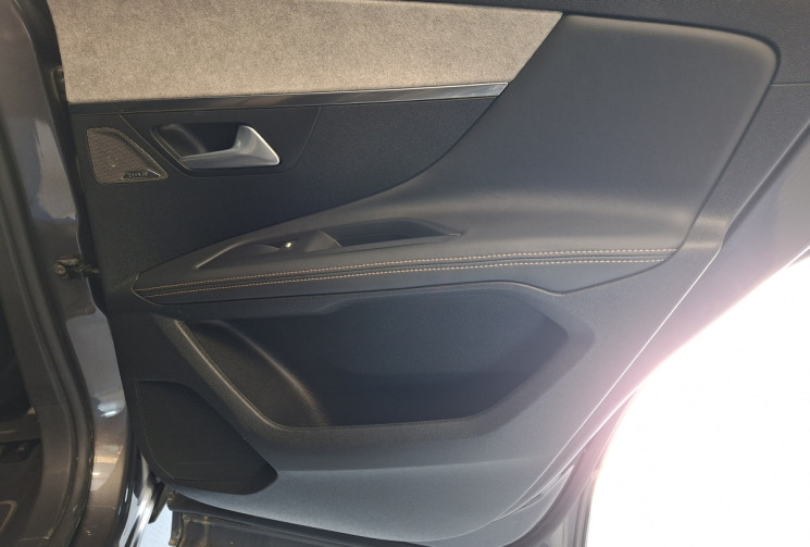 Peugeot 3008 1.6 THP 300 GT PACK HYBRID4 e-EAT8 / 1ERE MAIN / ENTRETIEN A JOUR / GARANTIE 12 MOIS 