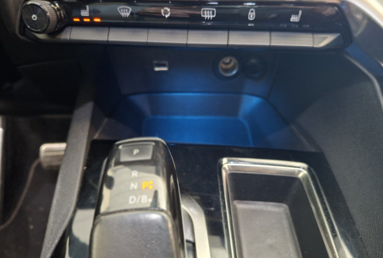 Peugeot 3008 1.6 THP 300 GT PACK HYBRID4 e-EAT8 / 1ERE MAIN / ENTRETIEN A JOUR / GARANTIE 12 MOIS 