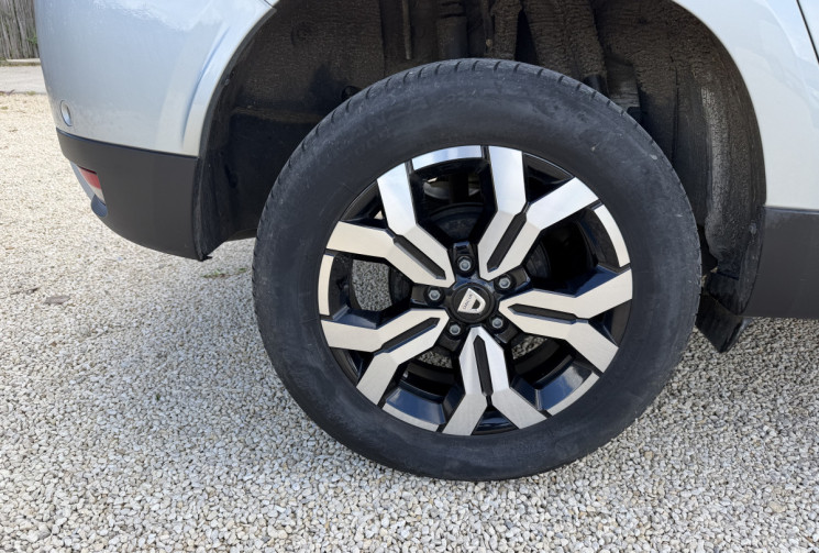 Dacia Duster 1.5 BLUE DCI 115 PRESTIGE / SUIVI A JOUR / CAMERA 