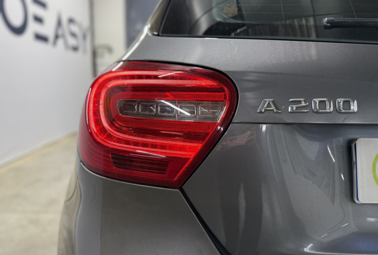 Mercedes Classe A 200 d Fascination intérieur cuir sièges électriques à mémoire 