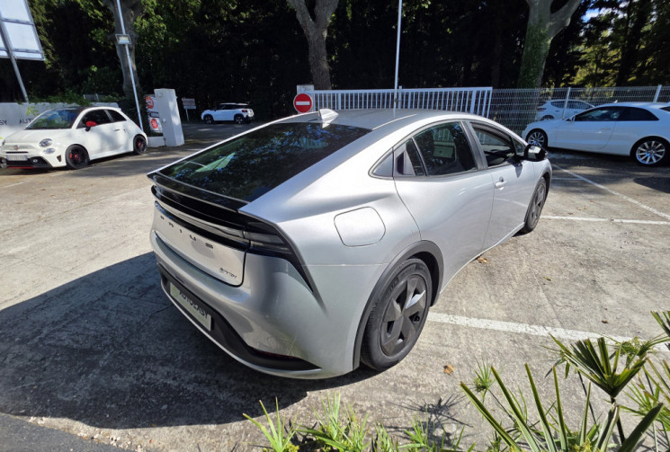 Toyota PRIUS  Toyota Prius 5  2.0 Hybride Rechargeable 223ch PHEVEV Dynamic