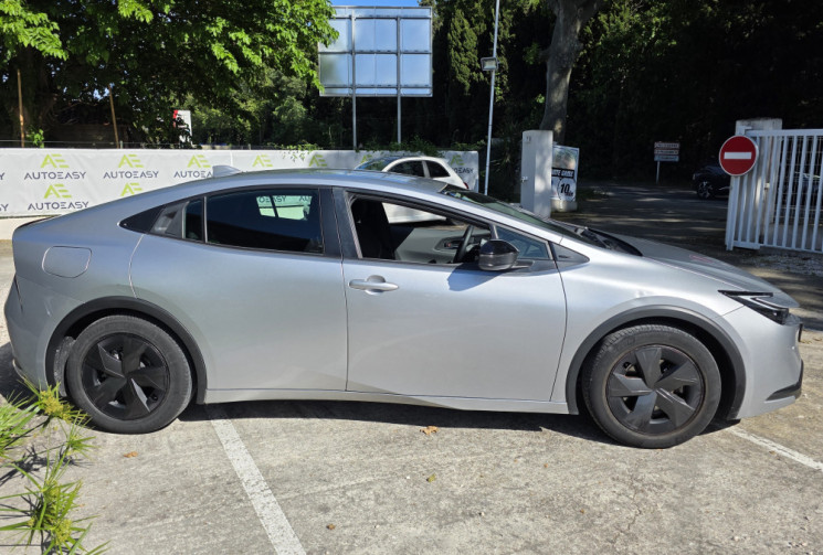 Toyota PRIUS  Toyota Prius 5  2.0 Hybride Rechargeable 223ch PHEVEV Dynamic