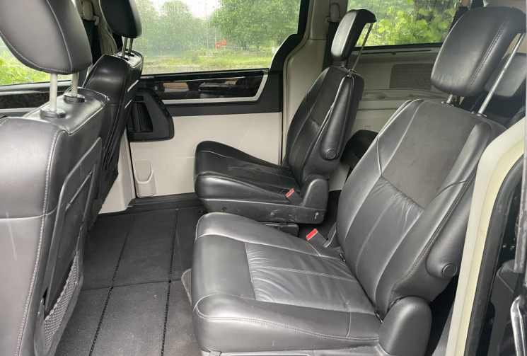 Chrysler GRAND VOYAGER 3.8 V6 LIMITED STOW N' GO 193 / 7 PLACES / BOITE AUTO / INTERIEUR CUIR