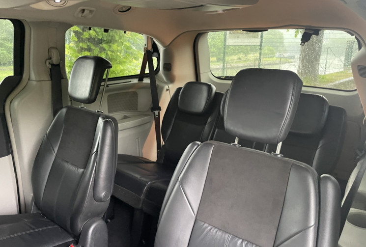 Chrysler GRAND VOYAGER 3.8 V6 LIMITED STOW N' GO 193 / 7 PLACES / BOITE AUTO / INTERIEUR CUIR