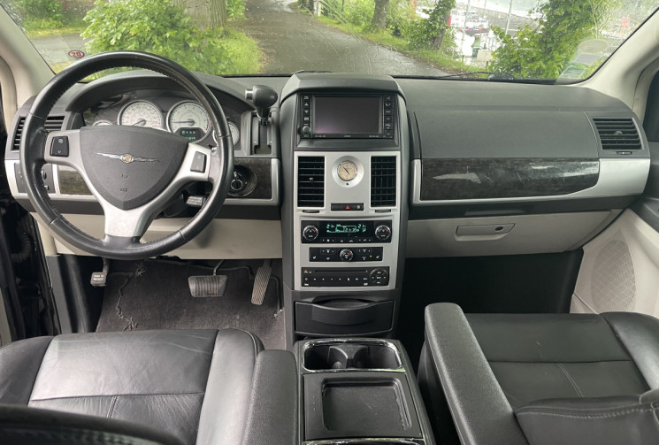 Chrysler GRAND VOYAGER 3.8 V6 LIMITED STOW N' GO 193 / 7 PLACES / BOITE AUTO / INTERIEUR CUIR