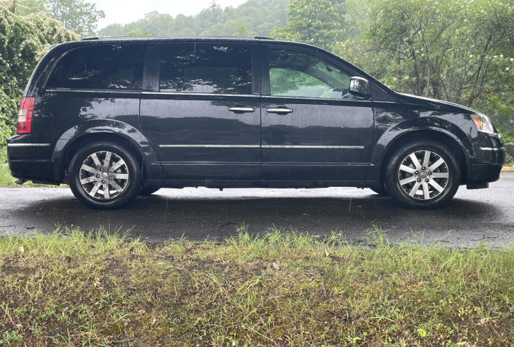 Chrysler GRAND VOYAGER 3.8 V6 LIMITED STOW N' GO 193 / 7 PLACES / BOITE AUTO / INTERIEUR CUIR