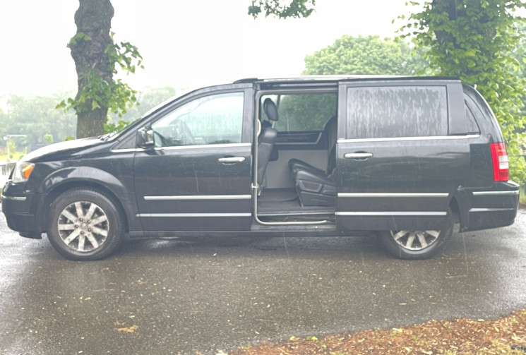 Chrysler GRAND VOYAGER 3.8 V6 LIMITED STOW N' GO 193 / 7 PLACES / BOITE AUTO / INTERIEUR CUIR