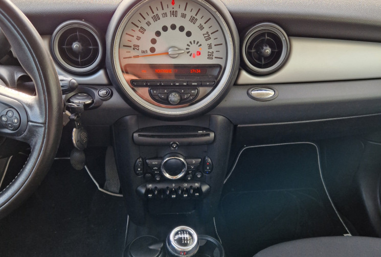 Mini Clubman 1.6 hdi cooper 110 CH