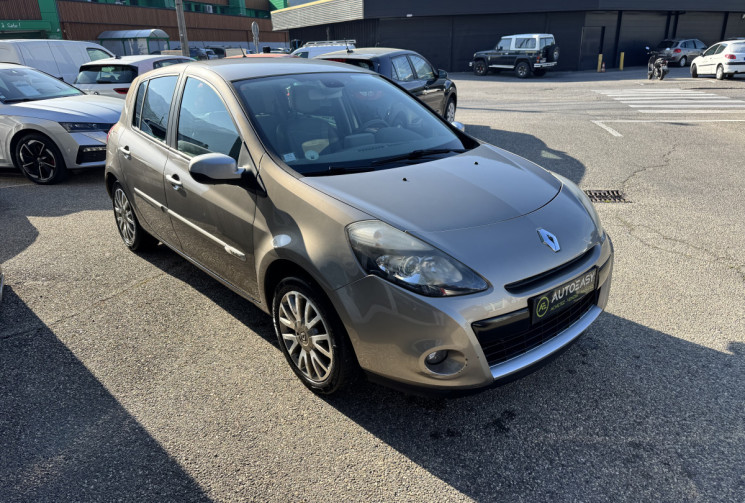 Renault Clio III phase 2 1.5 dci 106 Initiale Paris - 1ère main
