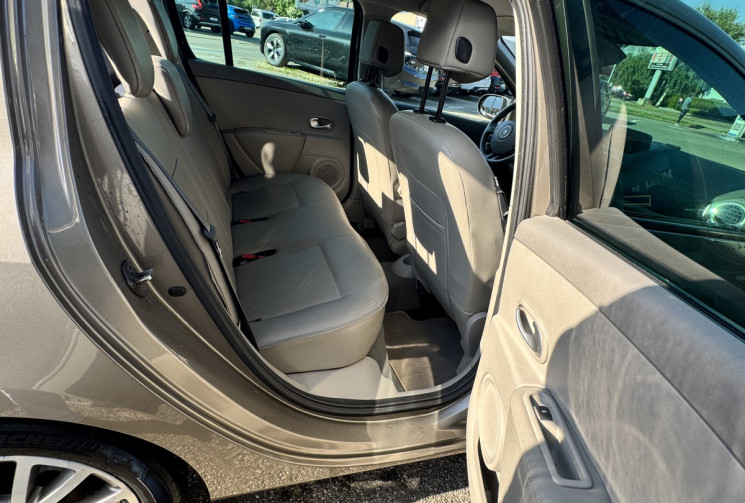 Renault Clio III phase 2 1.5 dci 106 Initiale Paris - 1ère main