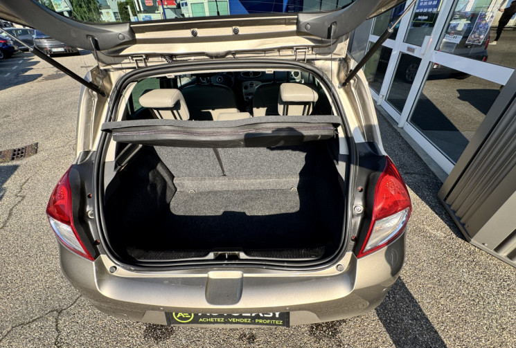 Renault Clio III phase 2 1.5 dci 106 Initiale Paris - 1ère main