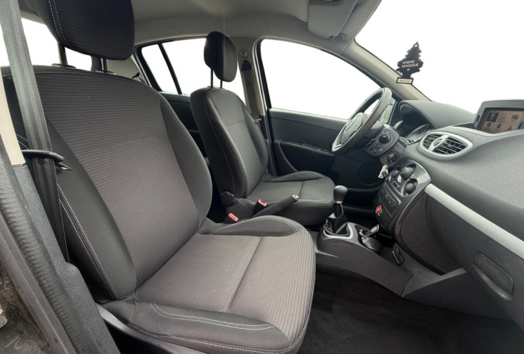 Renault Clio III / 1.5 DCI / 75 CH / EXPRESSION / CLIM / DISTRIB OK 