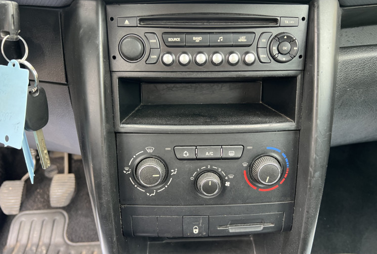 Peugeot 207 5 portes 1.6 HDi 92 cv