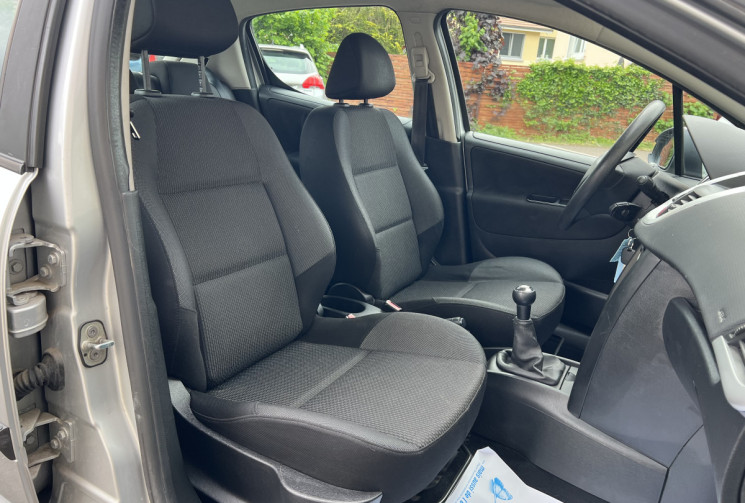 Peugeot 207 5 portes 1.6 HDi 92 cv