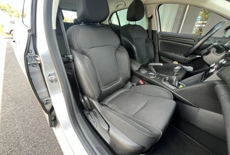 Renault Megane IV 4 1.5 DCI 110 BUSINESS / Super état / 2018 / 208000km