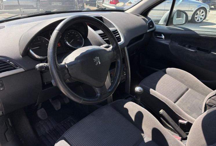 Peugeot 207 1.6i 16V - 120 Sport Pack