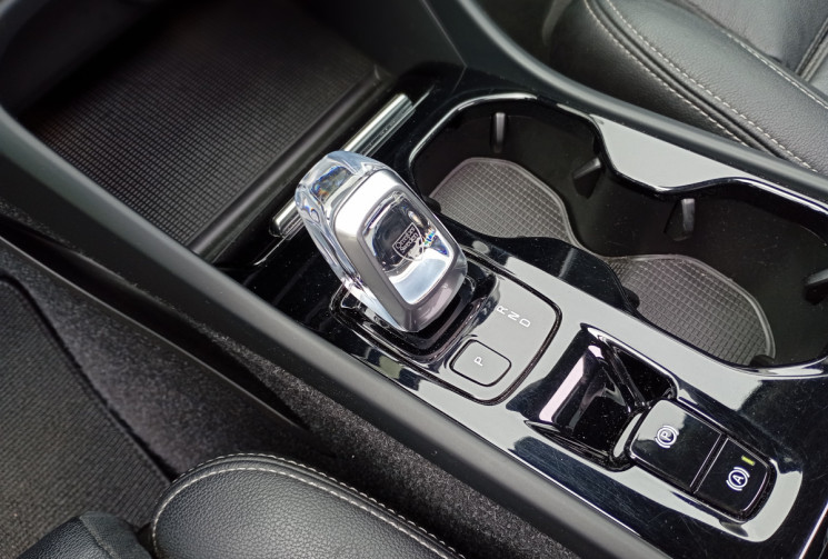 Volvo XC40 1,5 Ti PHEV 262 ch Inscription Luxe avec Toit Ouvrant