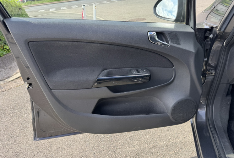 Opel Corsa 1.4i 100 cv ENJOY