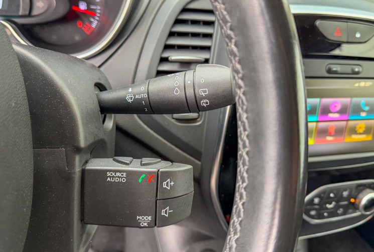 Renault Captur 1.3 Tce 130 CAMÉRA DE RECUL FEUX LED CARPLAY ANDROID AUTO KEYLESS ROUE DE SECOURS