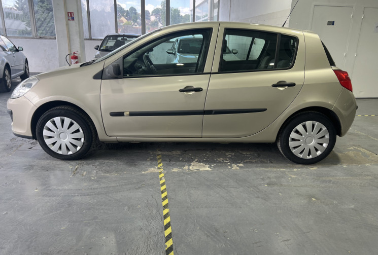 Renault Clio  3 1.5 dCi 68 Authentique / RIEN A PREVOIR / DISTRIBUTION NEUVE