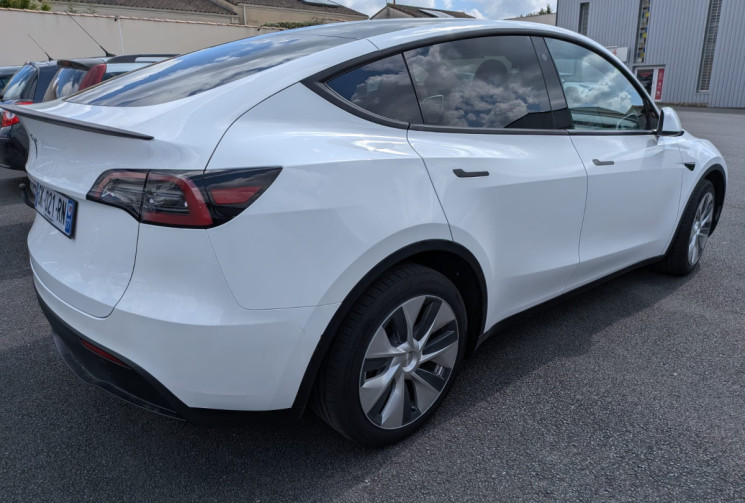 Tesla Model Y PROPULSION STANDARD 220KW RWD 