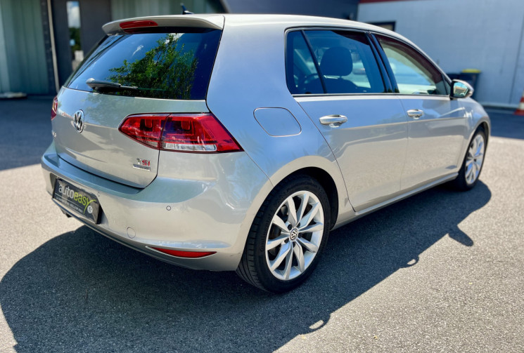 Volkswagen Golf VII 1.4 TSI 140ch ACT Carat DSG7 / Distribution à jour 