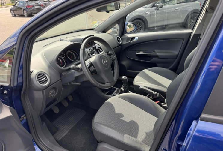 Opel Corsa 1.4i Twinport 90 cv ENJOY 1ER MAIN