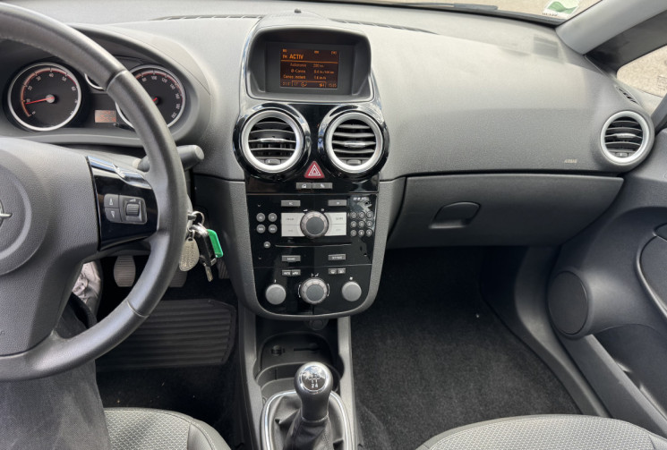 Opel Corsa 1.4i Twinport 90 cv ENJOY 1ER MAIN