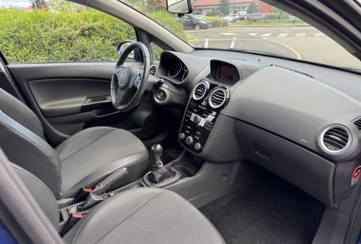 Opel Corsa 1.4i Twinport 90 cv ENJOY 1ER MAIN