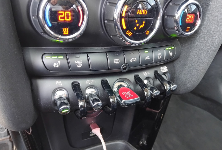 Mini MINI 5 PORTES 1.5 cooper 136 edition camden / entretien mini / toit ouvrant / carplay