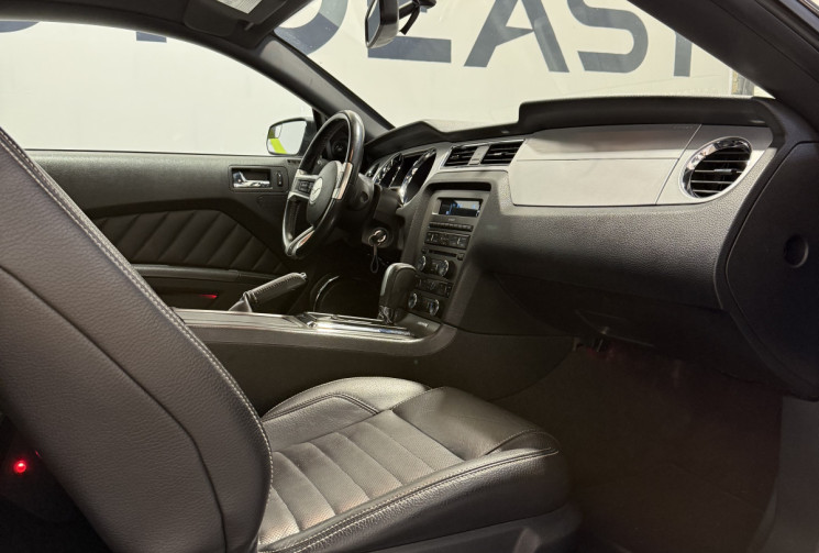 Ford MUSTANG Pony V6 3.7 305 ch