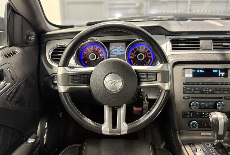 Ford MUSTANG Pony V6 3.7 305 ch