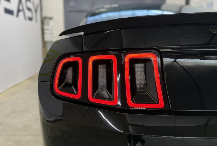 Ford MUSTANG Pony V6 3.7 305 ch