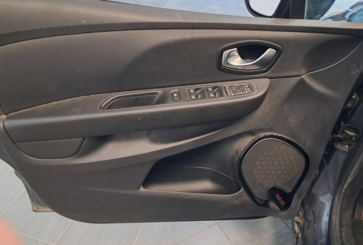 Renault CLIO ESTATE  IV Phase 2 1.2 TCe 120 Intens -1ere main - suivi entretien - révisée 
