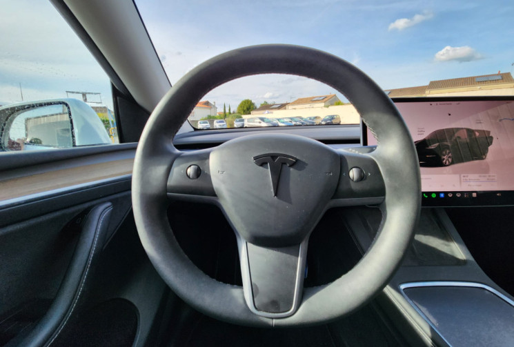 Tesla Model Y PROPULSION STANDARD 220KW RWD 300 / TRES BON ETAT / GARANTIE 12 MOIS
