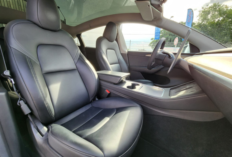 Tesla Model Y PROPULSION STANDARD 220KW RWD 300 / TRES BON ETAT / GARANTIE 12 MOIS
