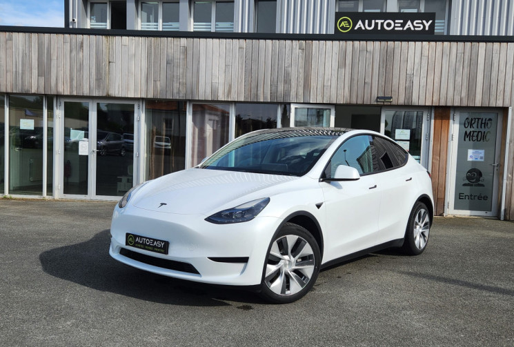 Tesla Model Y PROPULSION STANDARD 220KW RWD 300 / TRES BON ETAT / GARANTIE 12 MOIS