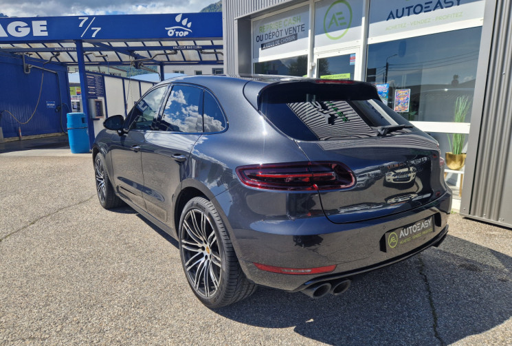 Porsche Macan turbo 3.6 440 pack performance