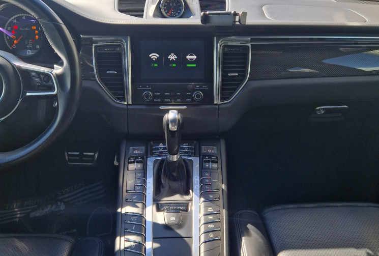 Porsche Macan turbo 3.6 440 pack performance
