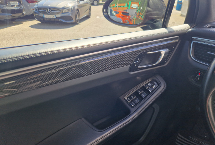 Porsche Macan turbo 3.6 440 pack performance