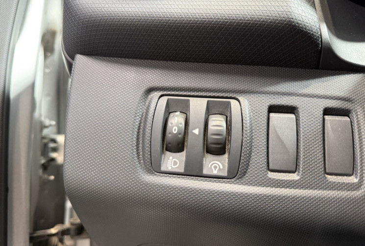 Renault Clio 1.5 dCi 90ch Zen - Distribution neuve